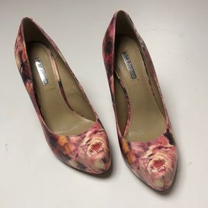 BCBGeneration Size 8 Parade heels